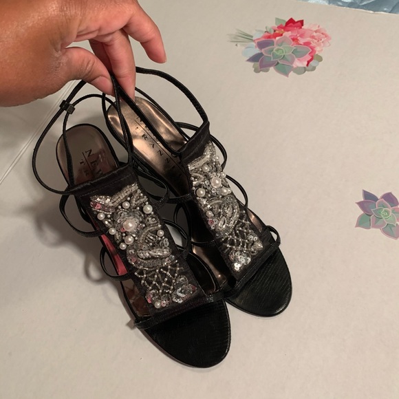 Black Silver and Pearl sandals👡 - Picture 7 of 12